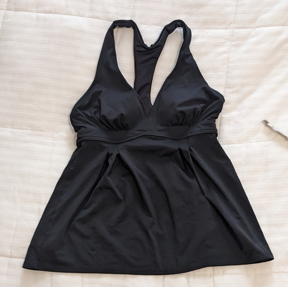 𝅺lands' End black t-back bathing suit top size 2
